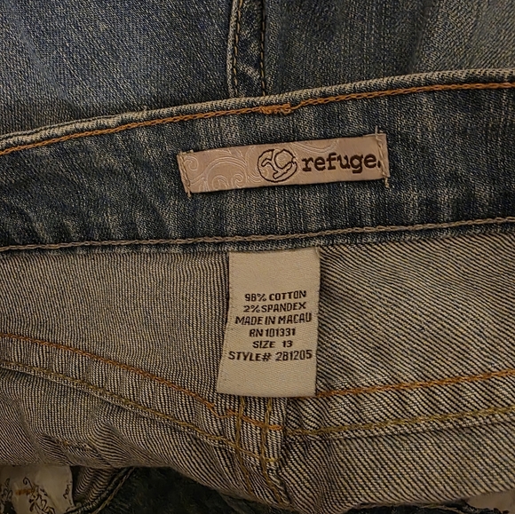 Denim and Plaid Women's Shorts Collection - Picture 7 of 16